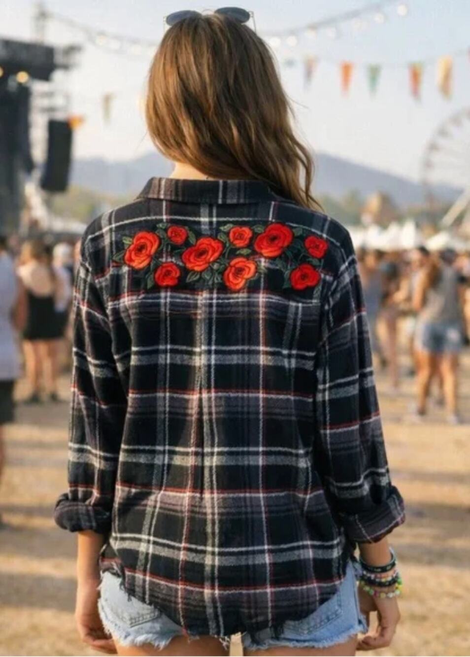 American Eagle Overized Fit Flannel M Medium Plaid Rose Flroal Embroider Women's